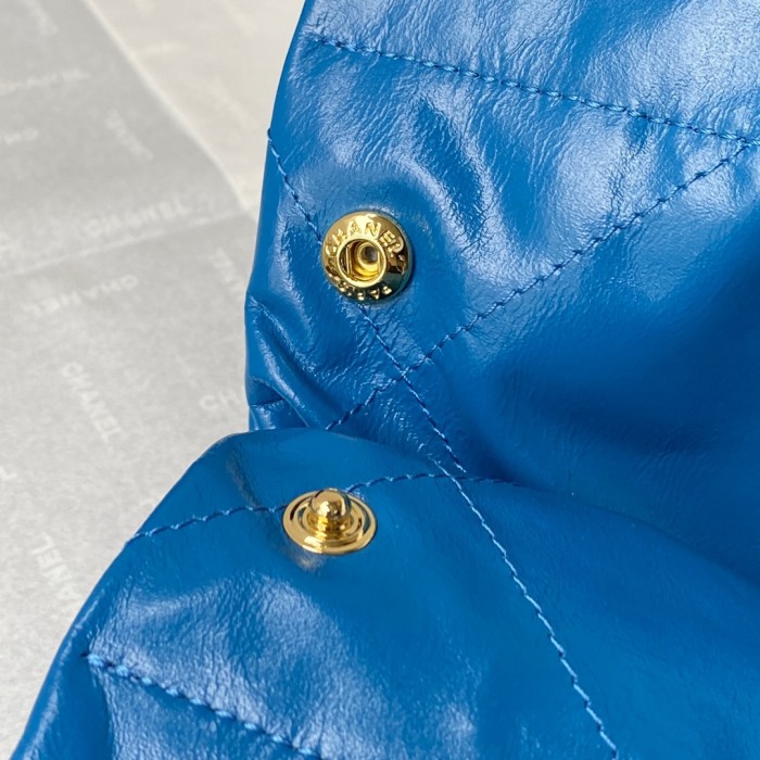  Handbag   Chanel AS3260  size  35x37x7 cm