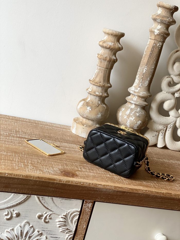 Handbag  Chanel  AP2717 size  9.5×11×8 cm