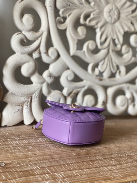  Handbag   Chanel 81203 size  12×13×5.5 cm