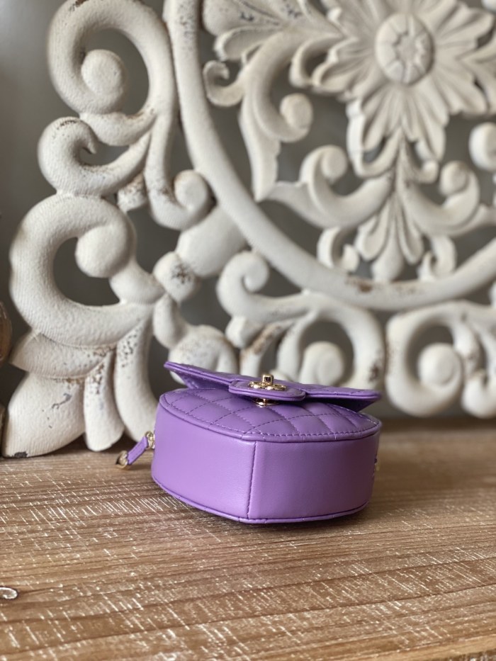  Handbag   Chanel 81203 size  12×13×5.5 cm