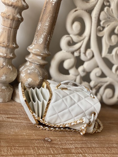  Handbag   Chanel  2750  size  14*11*8  cm