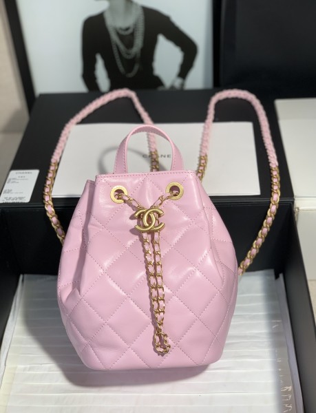  Handbag   Chanel  size  13*19 cm