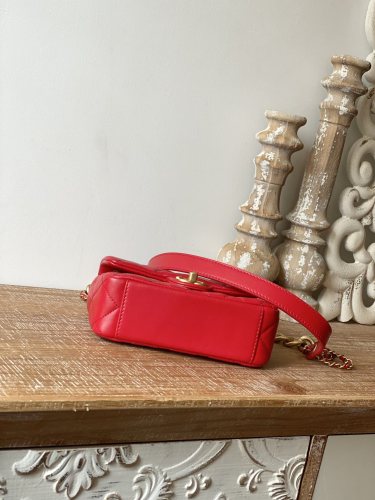  Handbag  Chanel As3109  size  19*14*6 cm