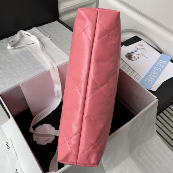  Handbag   Chanel  AS3260  size  35x37x7 cm