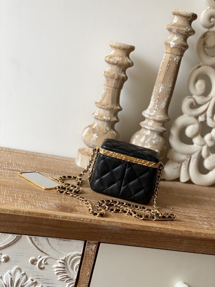 Handbag  Chanel  AP2717 size  9.5×11×8 cm