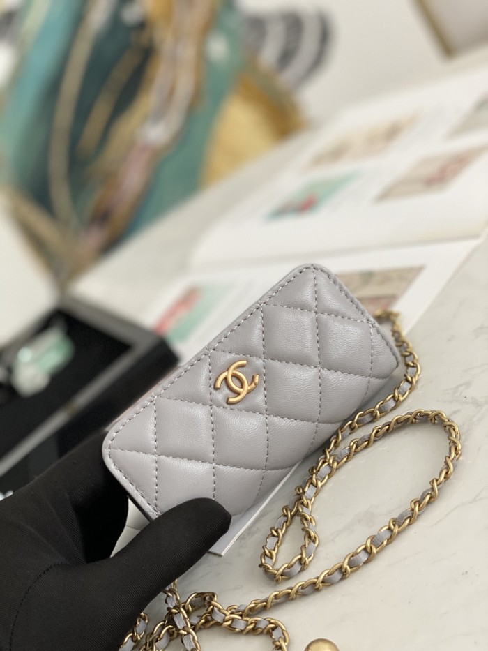 Handbag  Chanel 81135 size 12.5 9 2.5 cm