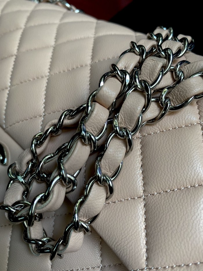  Handbag   Chanel  A01112  size  25.5*15.5*6.5  cm