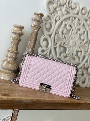  Handbag   Chanel  67086  size  25 cm