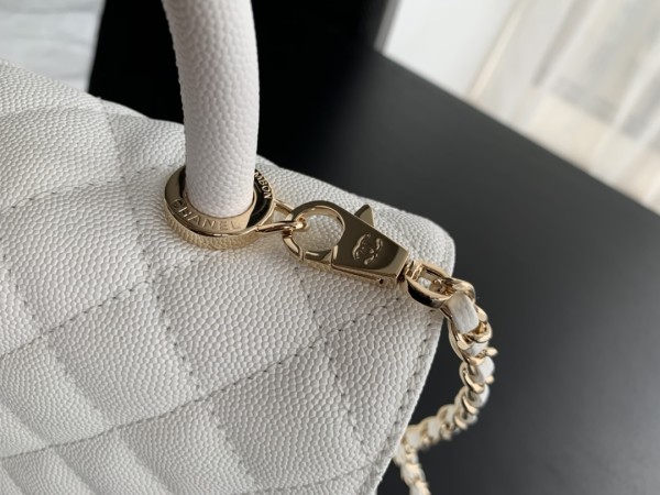  Handbag   Chanel 93925  size  24 cm 