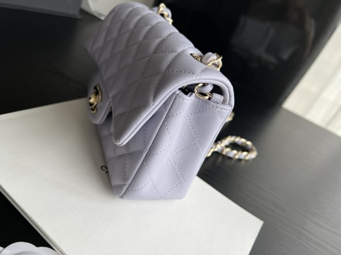  Handbag   Chanel   size  20 cm