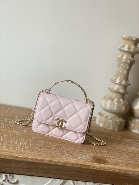  Handbag   Chanel  81197  size  9.5×13×6 cm