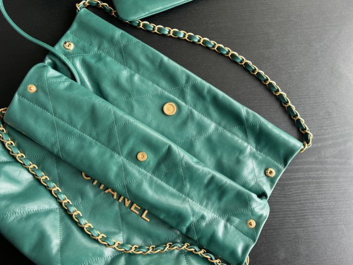  Handbag   Chanel   size  35cmx37cmx7 cm