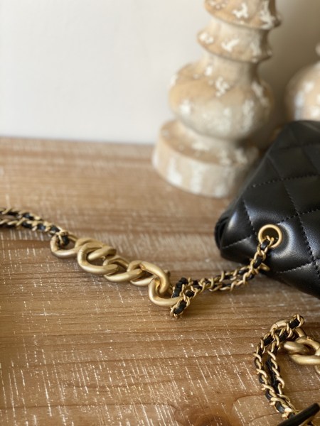  Handbag   Chanel  As3110  size  25*16*6.5 cm