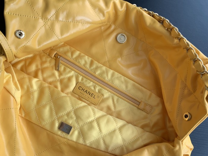  Handbag Chanel  size  39cmx42cmx8 cm