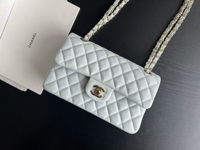  Handbag Chanel  size  23 cm