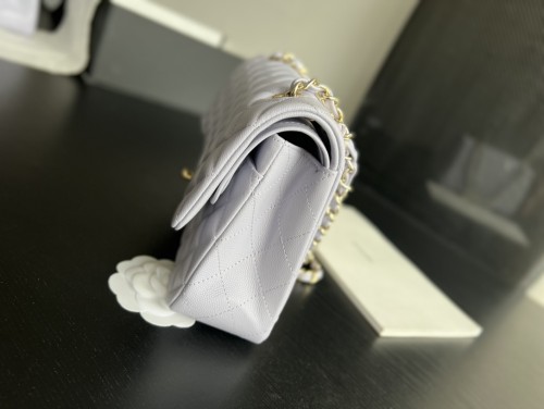  Handbag   Chanel  size 25 cm