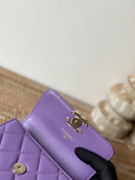  Handbag  Chanel 81197  size  9.5×13×6 cm