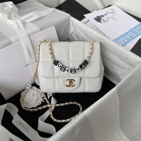  Handbag   Chanel  AS3330  size  17*14*7 cm