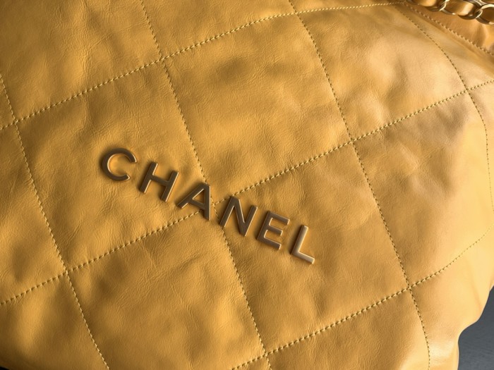  Handbag Chanel  size  39cmx42cmx8 cm