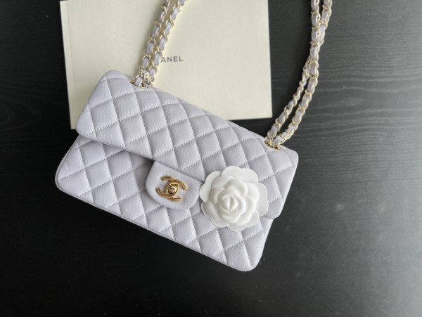  Handbag   Chanel  size 23 cm