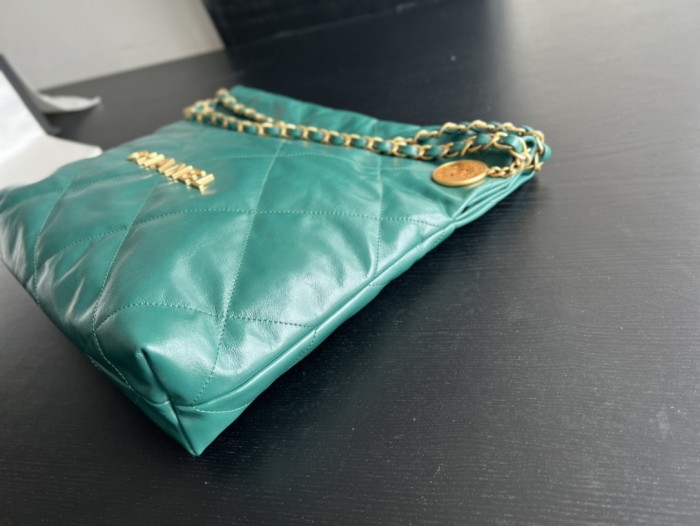  Handbag   Chanel   size  35cmx37cmx7 cm