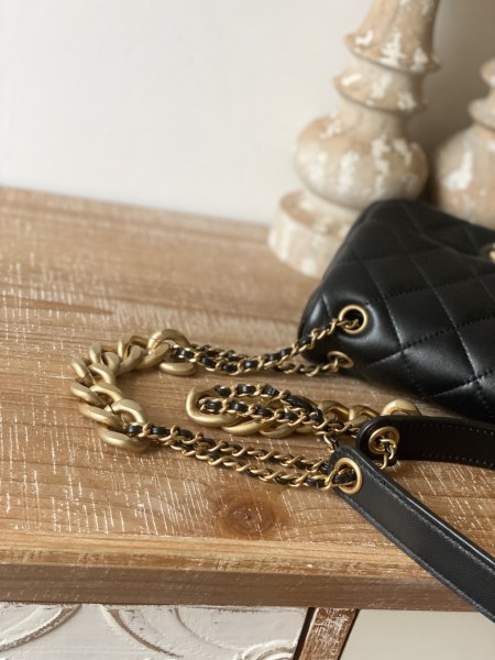  Handbag  Chanel  As3109  size  19*14*6 cm