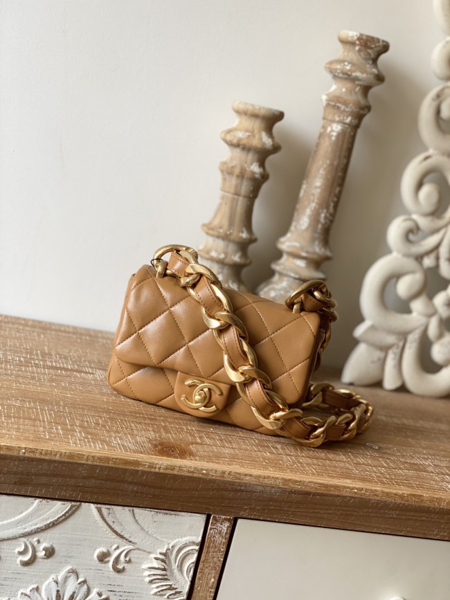  Handbag Chanel 3213  size  13*17*6  cm