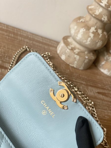  Handbag   Chanel  81197  size  9.5×13×6 cm