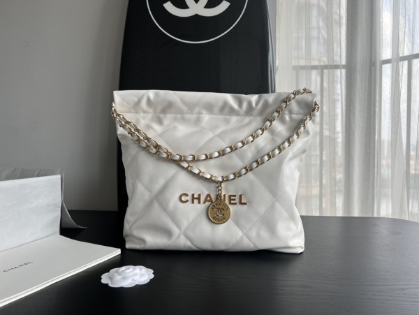 Handbag   Chanel  size   39cmx42cmx8 cm