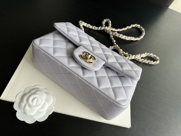  Handbag   Chanel   size  20 cm