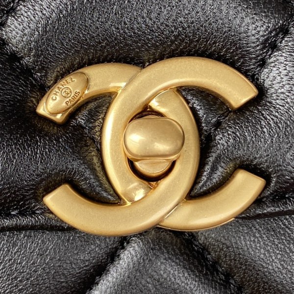 Handbag  Chanel  AS3241  size 23*15*7 𝗰𝗺