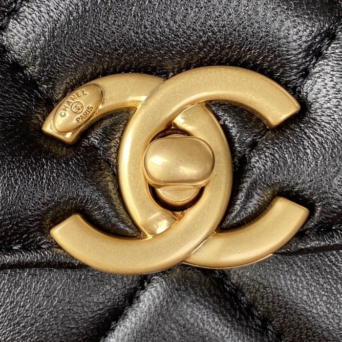 Handbag  Chanel  AS3241  size 23*15*7 𝗰𝗺