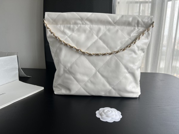  Handbag   Chanel  size   39cmx42cmx8 cm