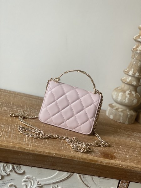  Handbag   Chanel  81197  size  9.5×13×6 cm