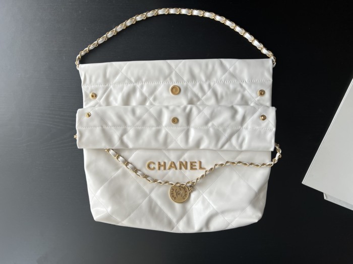  Handbag   Chanel  size   39cmx42cmx8 cm
