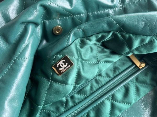  Handbag   Chanel   size  35cmx37cmx7 cm