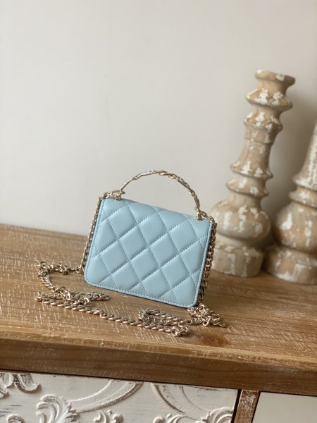  Handbag   Chanel  81197  size  9.5×13×6 cm