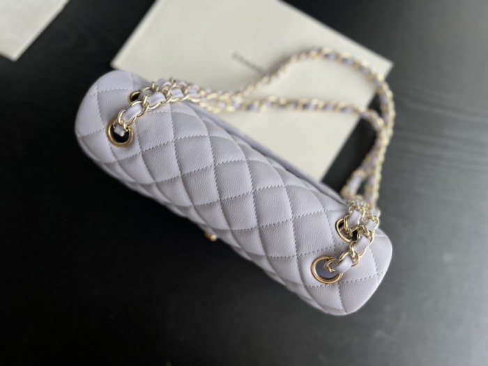  Handbag   Chanel  size 23 cm