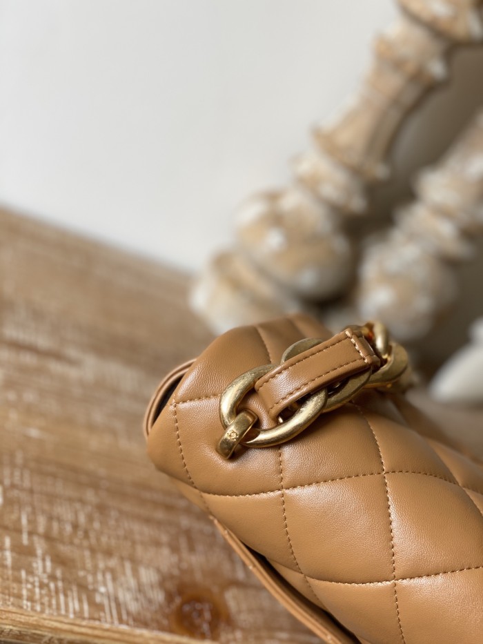  Handbag  Chanel 3215  size  18*27*8  cm