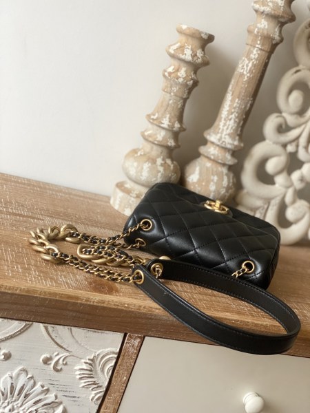  Handbag  Chanel  As3109  size  19*14*6 cm