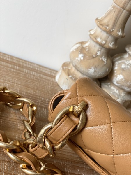  Handbag  Chanel 3214  size  17*21*6  cm