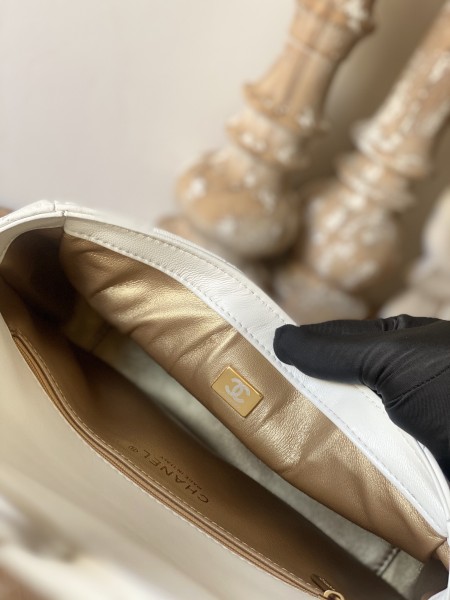  Handbag   Chanel  As3110  size  25*16*6.5 cm