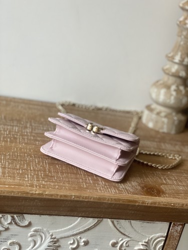  Handbag   Chanel  81197  size  9.5×13×6 cm