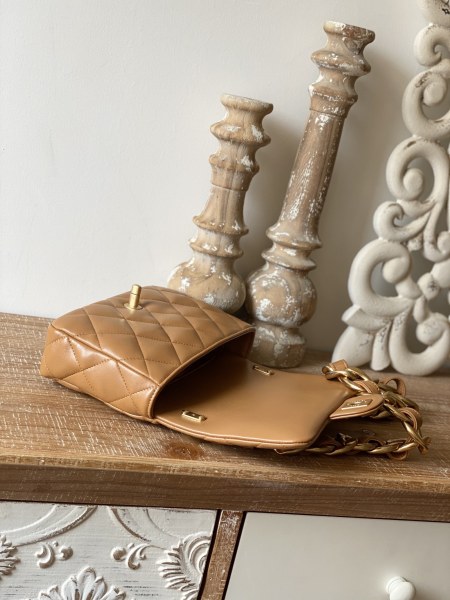  Handbag  Chanel 3214  size  17*21*6  cm