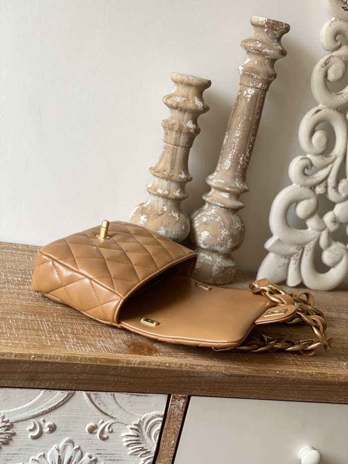  Handbag  Chanel 3214  size  17*21*6  cm