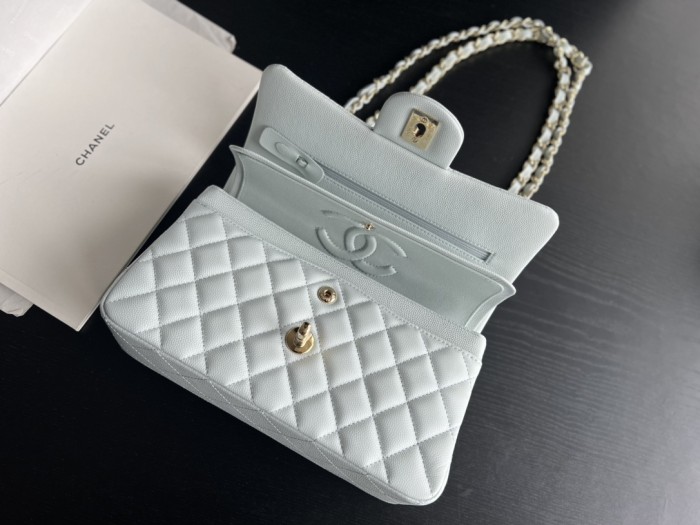 Handbag Chanel  size  23 cm
