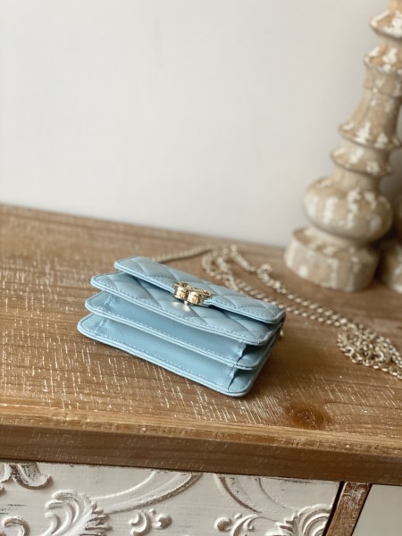  Handbag   Chanel  81197  size  9.5×13×6 cm