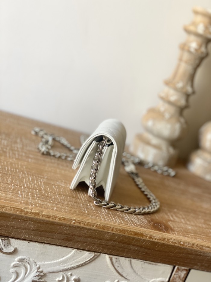  Handbag  Chanel  81198  size  8.5×9.7×6 cm