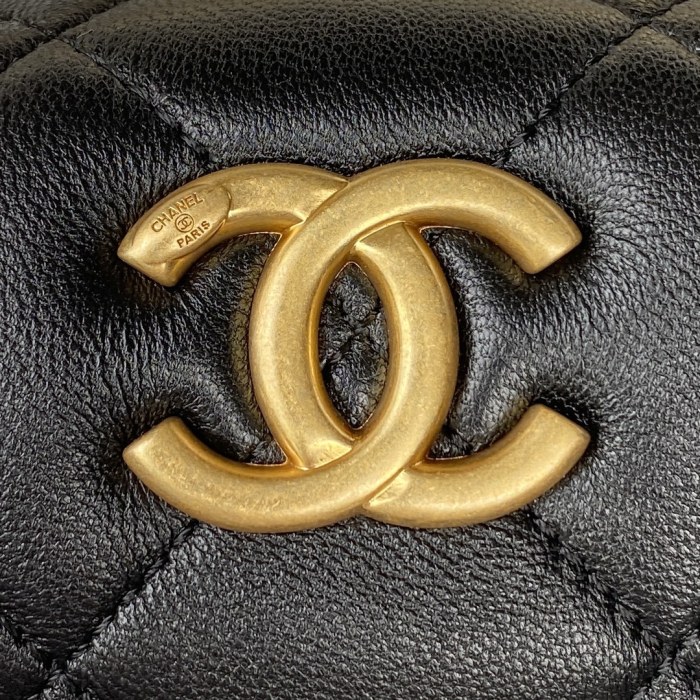 Handbag  Chanel   AS3242  size  18*21*12* cm