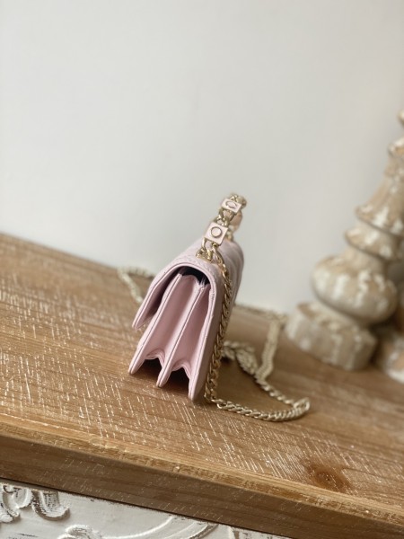  Handbag   Chanel  81197  size  9.5×13×6 cm